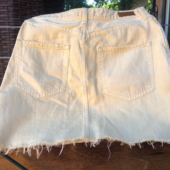 Yellow jean skirt - Picture 2 of 3